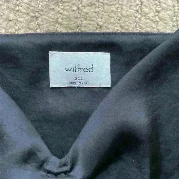 Wilfred Verso Camisole, black crop top, size XXL. - Picture 7 of 10